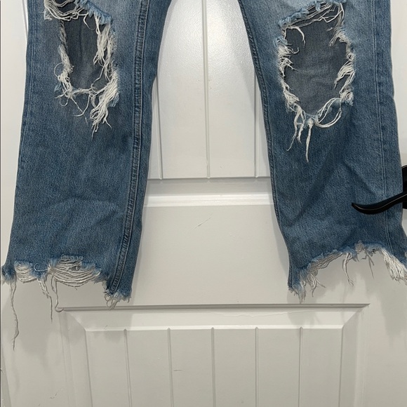 We The Free Light Wash Blue Distressed Raw Hem Denim Pants Size 28 - Picture 7 of 9